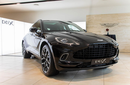 Así es el SUV Aston Martin DBX al natural: una decidida apuesta por el lujo y la deportividad