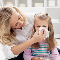 Cómo enseñar a los niños a sonarse la nariz