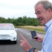 Hace 17 años Elon Musk demandó a Jeremy Clarkson por una mala crítica a Tesla. Ahora el presentador de Top Gear presume de su victoria