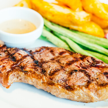 Desde el viernes 19 de diciembre podemos comprar en Lidl un grill raclette perfecto para cocinar en abundancia si tenemos invitados