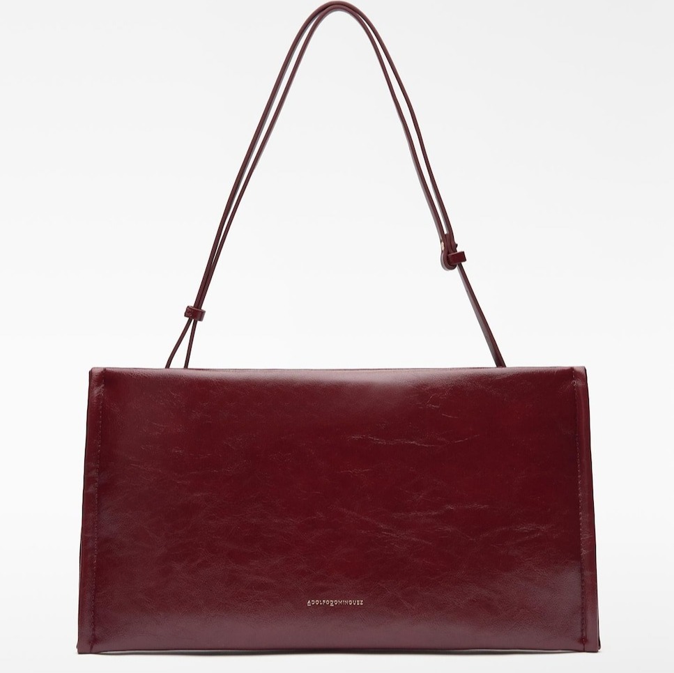 Adolfo Dominguez
Clutch acolchado en Piel No Piel