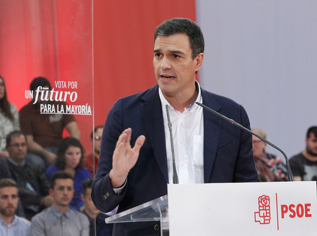 Pedro Sánchez promete un bono social de acceso a Internet, pero no desvela cómo funcionará