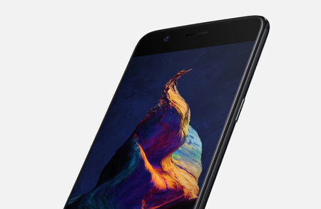 Primeros rumores del OnePlus 6: pantalla de seis pulgadas con marcos reducidos y llegada a principios de 2018