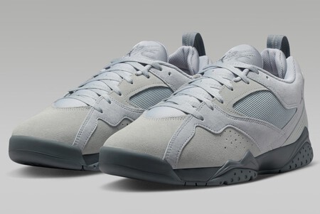 Las Air Jordan Mas Futuristas De Nike Bajan Su Precio Estas Zapatillas En El Color Nube De Pantone Realzan Cualquier Look Por Menos De 80 Euros