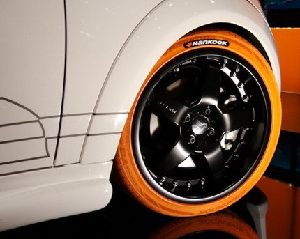 Mini blanco y naranja de Hamann