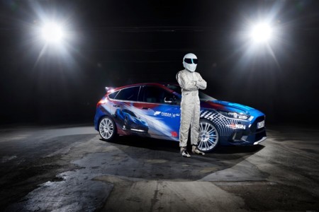 ¡The Stig reaparece! Pero esta vez desde Alemania, en el Gamecon y junto a un Focus RS