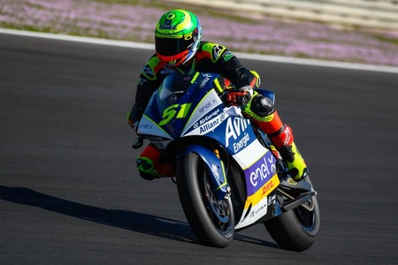 Eric Granado completa el doblete en Cheste y Matteo Ferrari es el primer campeón de motos eléctricas