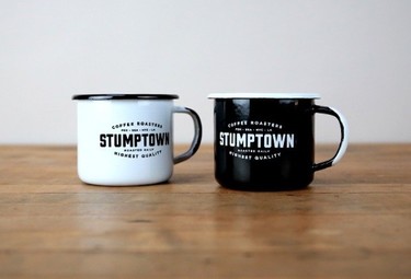 Todo lo que necesitas para un perfecto café en el adorable packaging de Stumptown