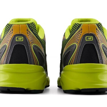 Las zapatillas de New Balance color aguacate serán el complemento que esperabas para llevar en todos tus looks hasta este otoño