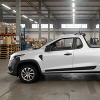 Pequeña pick-up con motor ahorrador. Es la más barata del México, ideal para pequeños negocios y puede cargar 750 kg