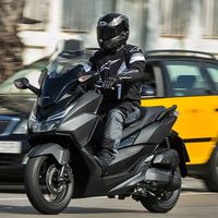 Barcelona multará desde el 15 de septiembre a las motos anteriores a 2003 que entren en la Zona de Bajas Emisiones