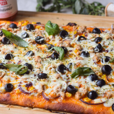 Pizza de atún, una cena fácil y sencilla, lista en menos de 20 minutos