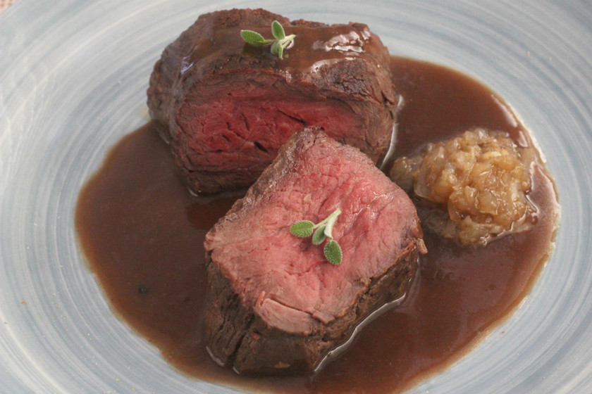Solomillo en salsa de Oporto, la receta para cuando hay que quedar bien