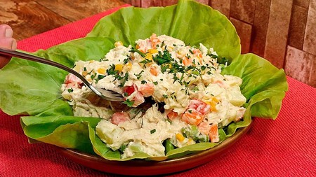 Prepara este salpicón de pollo con 8 ingredientes cuando no sepas qué cocinar, te saca del apuro y rinde mucho