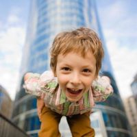 Un tuit de un padre contando cómo su hijo de seis años salió solo a por cartas de Pokémon se hace viral por su final 'de risa'