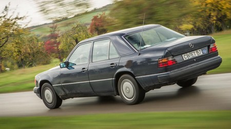 Como verter correctamente la gasolina del motor de lancha