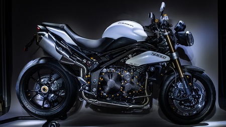 Lightech y Triumph Speed Triple 1050: carbono y magnesio a raudales