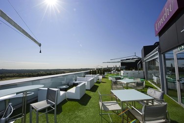 ¿Buscando terraza con vistas y comida rica en Madrid? Prueba El Cielo de Urrechu