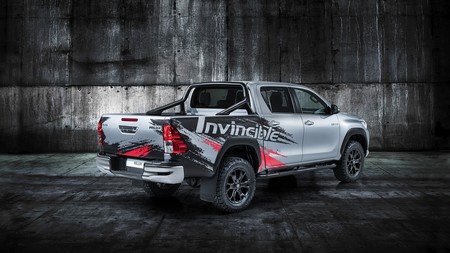 Hilux Invincible 50 2