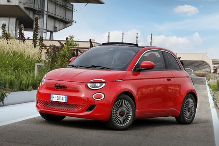 Fiat 500e RED Edition, el pequeño italiano se viste de rojo para luchar contra pandemias