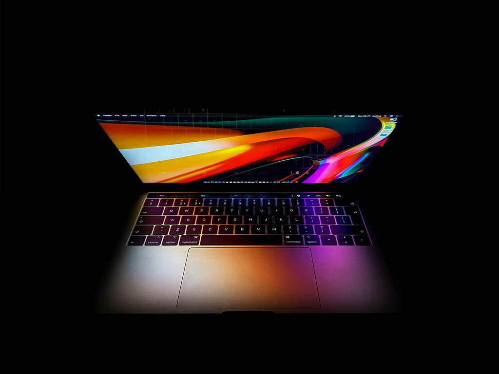 Apple lanzará un MacBook Pro con pantalla táctil en 2026, según Ming Chi Kuo. Creemos saber por qué han cambiado de opinión