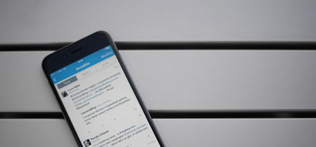 La nueva solución de Twitter para lidiar con tus quejas será mandarte a hablar con un bot