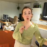 Una joven cuenta su experiencia en una vivienda prefabricada de 28 metros con su pareja: “Costó unos 25.000 euros. Podemos ahorrar y no gastamos dinero en alquileres” 