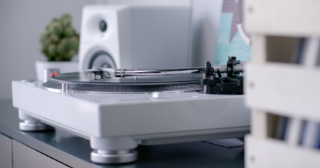 El Pioneer DJ PLX-500 pasa tus vinilos a formato digital a un precio más reducido