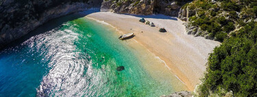 Es el país más barato de Europa y además se le considera como "el caribe europeo" por sus preciosas playas cristalinas 