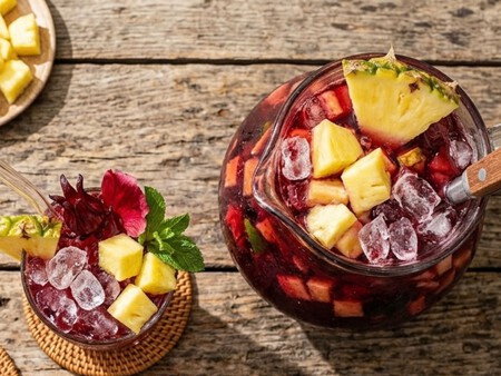 Cómo hacer agua de jamaica con cáscara de piña: no desperdicias y es perfecta para refrescarte