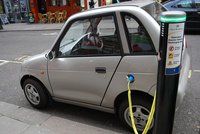Buscador de gasolineras y puntos de recarga de vehículos eléctricos en España