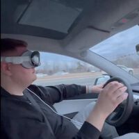 Los Vision Pro de Apple son la nueva amenaza al volante: la gente los está utilizando al manejar, y ya hubo un arrestado