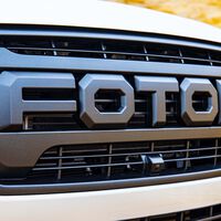 China inunda Europa de coches baratos y coches eléctricos. Ahora llegan a España las furgonetas y pickups chinas baratas al estilo Ford Raptor