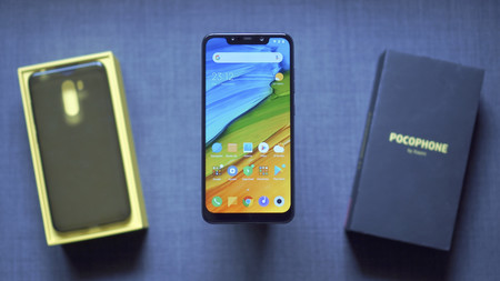 Nueve móviles Xiaomi que puedes comprar más baratos durante el Black Friday: desde el Mi 8 al Pocophone
