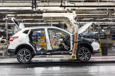 Nissan confirma que seguirán fabricando en Reino Unido pese al Brexit