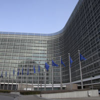 Bruselas mejora sus previsiones de crecimiento para España