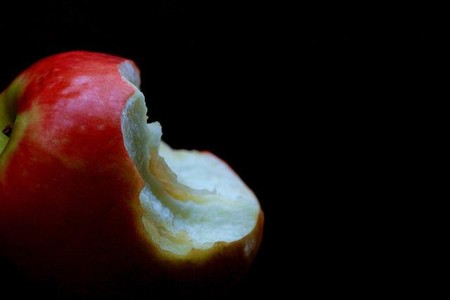 ¿Se debe dejar de comer a partir de las seis de la tarde?