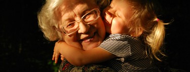 Sua avó é uma vantagem evolutiva: a ciência agora sabe por que elas formam um vínculo indestrutível com seus netos 