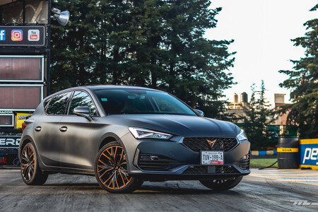 CUPRA León, a prueba: El último gran hot hatch de su especie ruge con 300 hp y un manejo adictivo