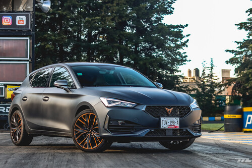 CUPRA León, a prueba: El último gran hot hatch de su especie ruge con 300 hp y un manejo adictivo