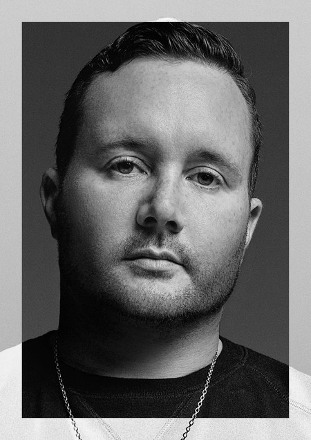 Kim Jones podría salir de Louis Vuitton para ser el nuevo director creativo de Versace