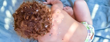 Unos padres deciden mantener en secreto el sexo de su bebé de 17 meses para evitar el sesgo de género