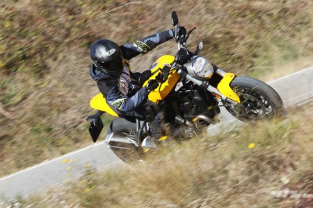 Ducati Monster 821 024