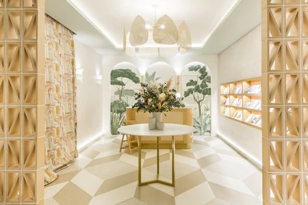 Soft & Raw, un espacio natural que evoca la artesanía y la tierra diseñado por DEVES|A|GENJO Interiorismo en Casa Decor 2020