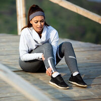 Así es como puedes prevenir los calambres musculares típicos que aparecen en verano al hacer ejercicio 