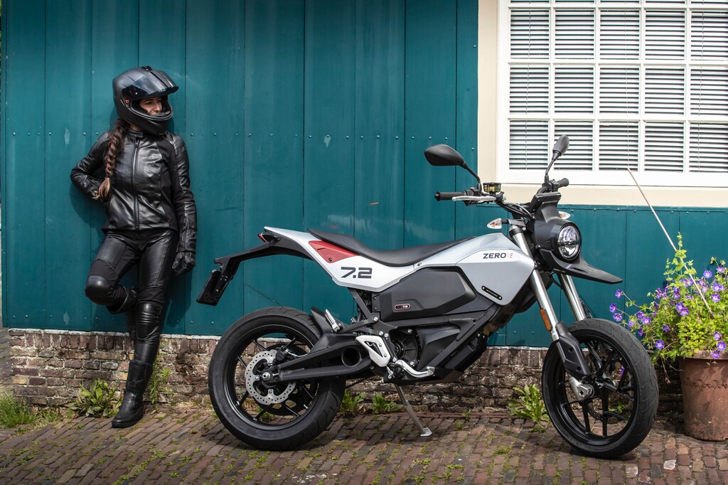 La Zero FXE es la última moto eléctrica de la marca americana: una supermotard de 45 CV por 13.880 euros