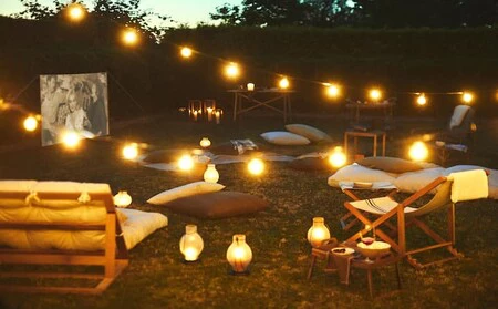 Transforma tu terraza o jardín en un cine de verano con la nueva colección de Zara Home