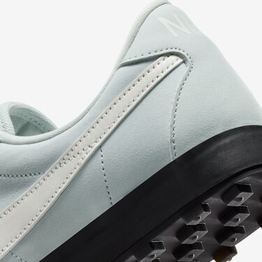 Nike tiene las zapatillas en color azul gélido y con temática snow que elevan cualquier look de invierno