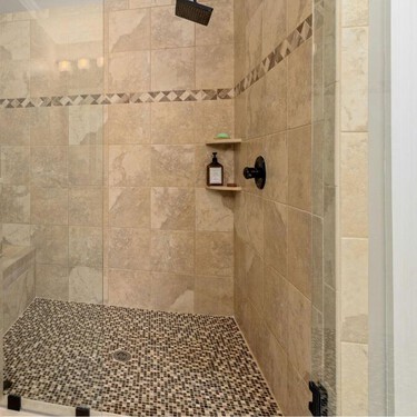 Adiós al azulejo en el baño: este material es más económico, elegante, simple y con buena ventilación