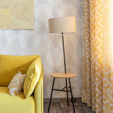 El sencillo truco  para acabar con el amarillo del plástico y blanquear enchufes e interruptores 